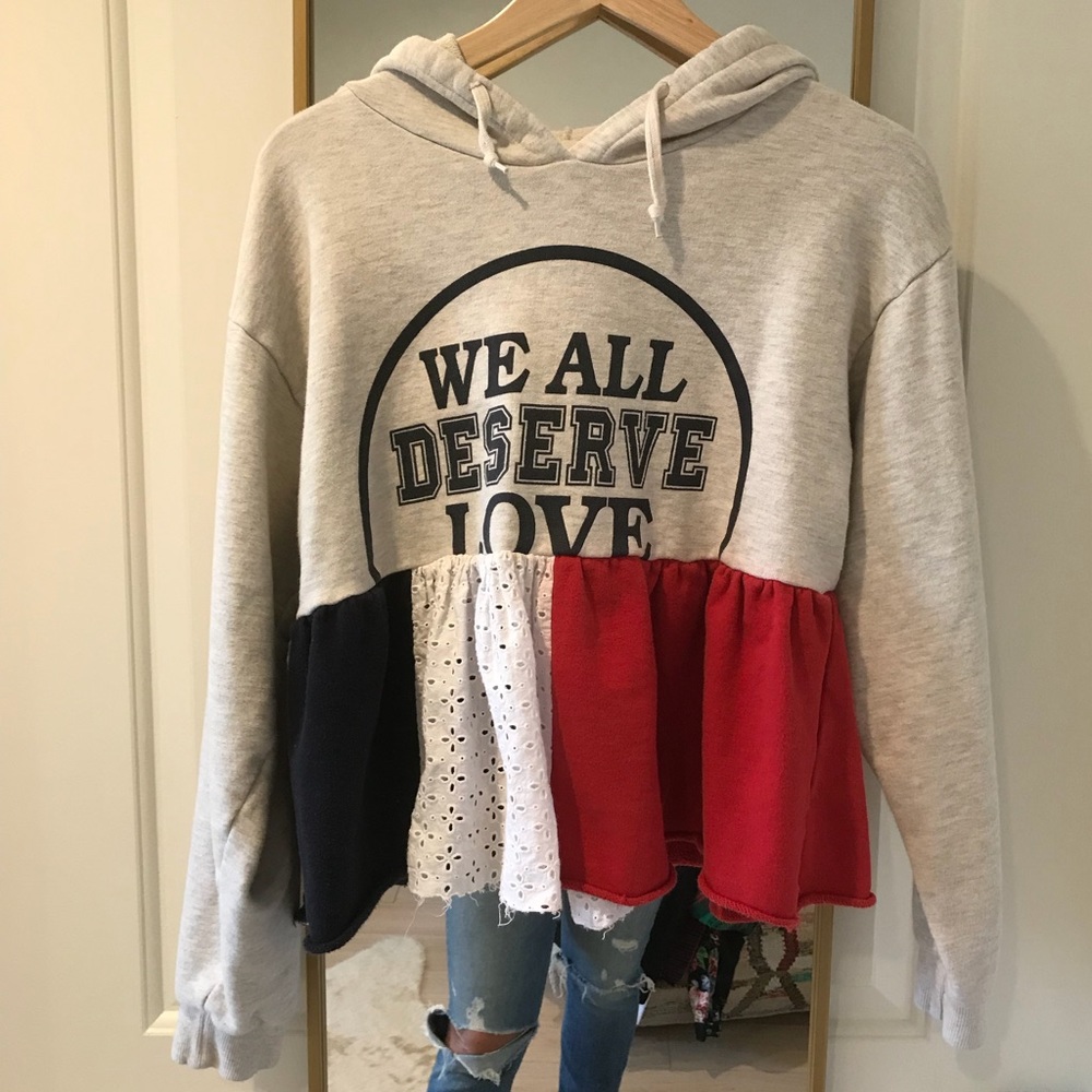 Stylenanda “We All Deserve Love” sweatshirt - S